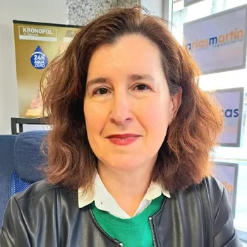 Paula Checa, Especialista en alquileres en Arias Martín Inmobiliaria