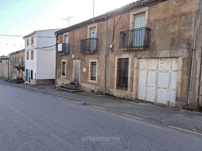 Casa de pueblo para rehabilitar en Masueco en Masueco, Salamanca