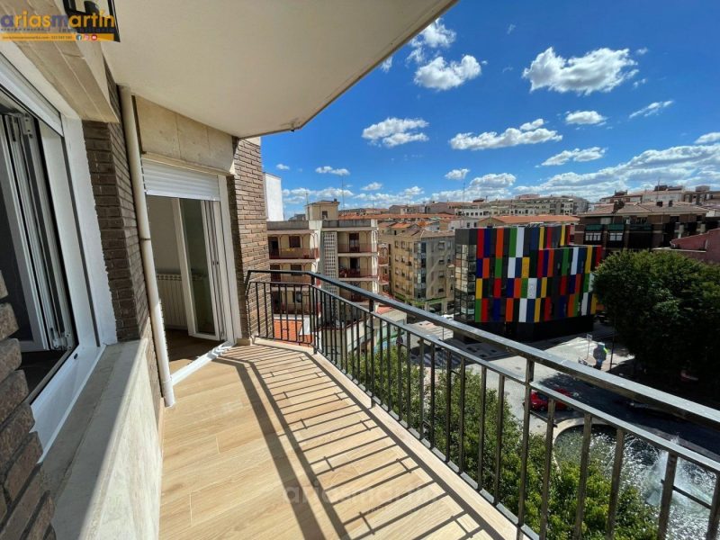 Piso de 4 habitaciones en alquiler en San Bernardo, 150 m² en San Bernardo · Carmelitas · Campus, Salamanca