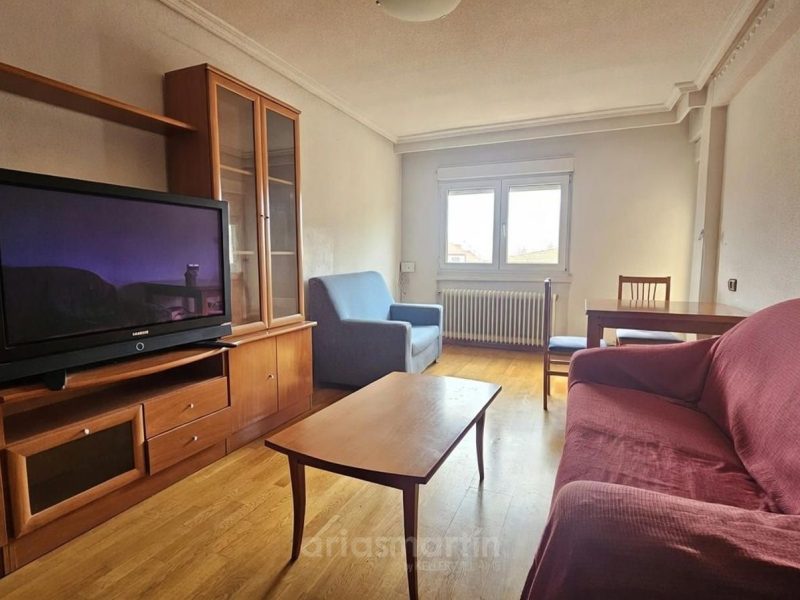 Piso de 4 habitaciones en alquiler en San Bernardo, Salamanca en San Bernardo · Carmelitas · Campus, Salamanca