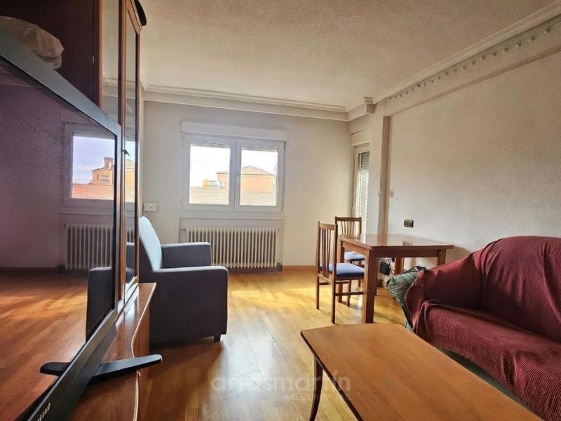Piso de 4 habitaciones en alquiler en San Bernardo, Salamanca en San Bernardo · Carmelitas · Campus, Salamanca