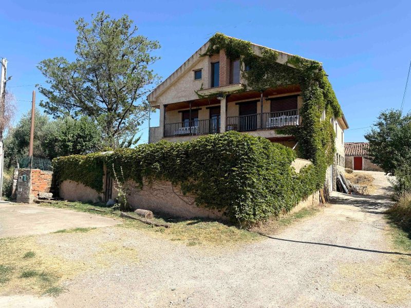 Chalet con jardín en Arapiles (Salamanca), 517 m² en Arapiles